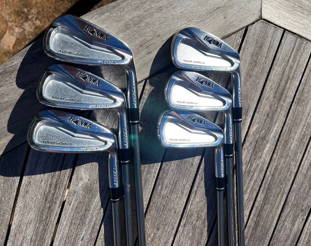 Honma TW727V irons (graphite), Callaway 19 Rogue Hybrid from Japan