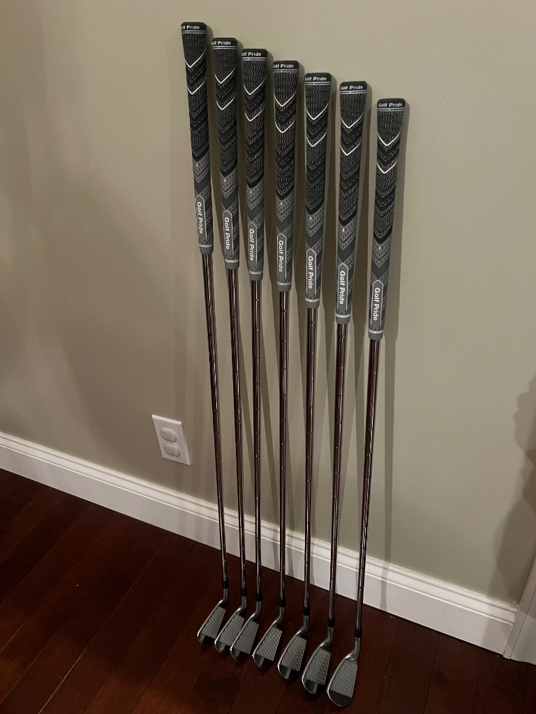 Lot De 8 Fers Titleist 714CB DG Tour Issue X100 - Droitier, Flex Extra Stiff, Fers 3-9P