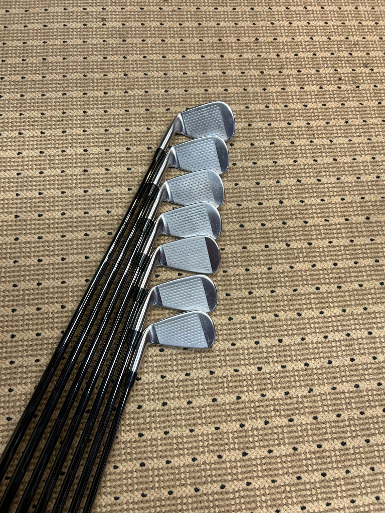 Jeu De Fers KBS Tour $-Taper Lite 100 Noir - Rigide (Stiff) - 4 à PW